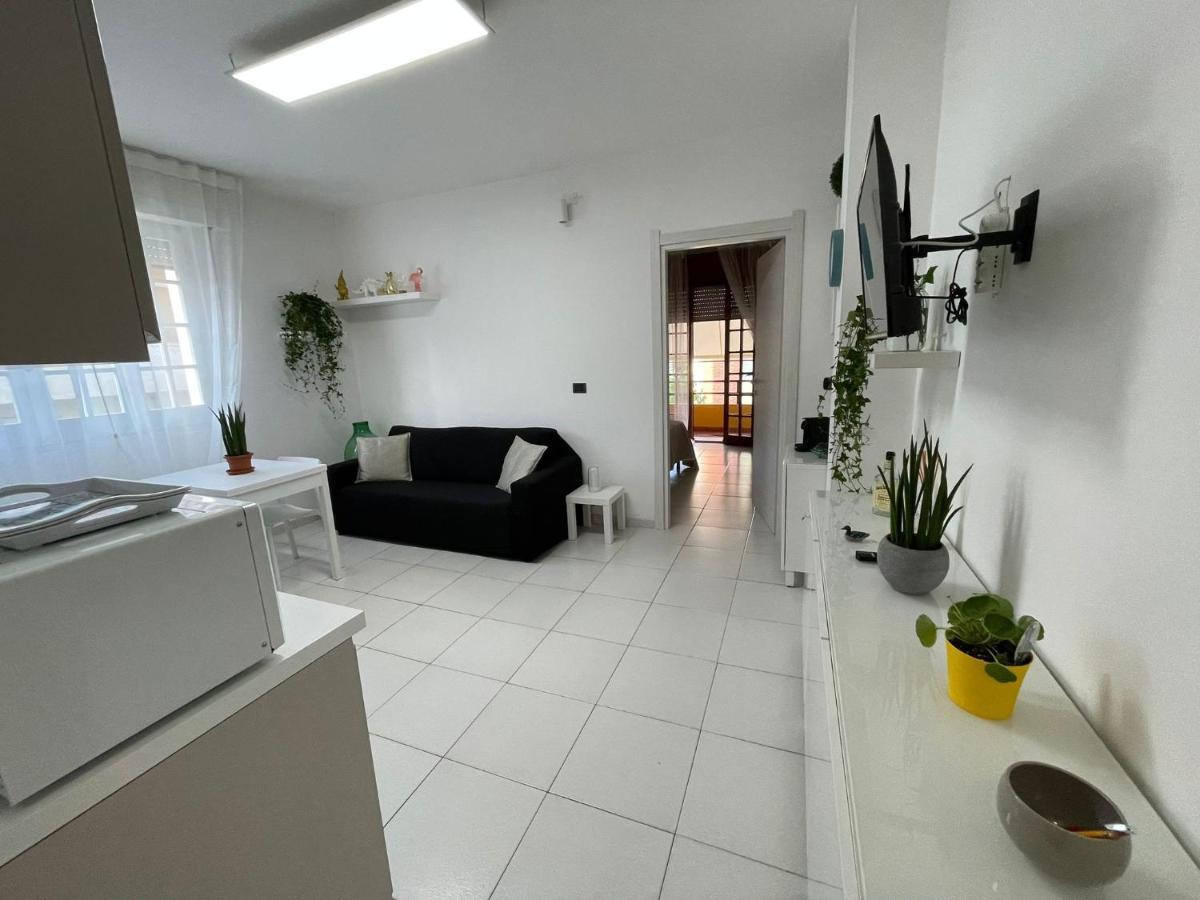 La Casa Di Mia Hotel Каляри Екстериор снимка