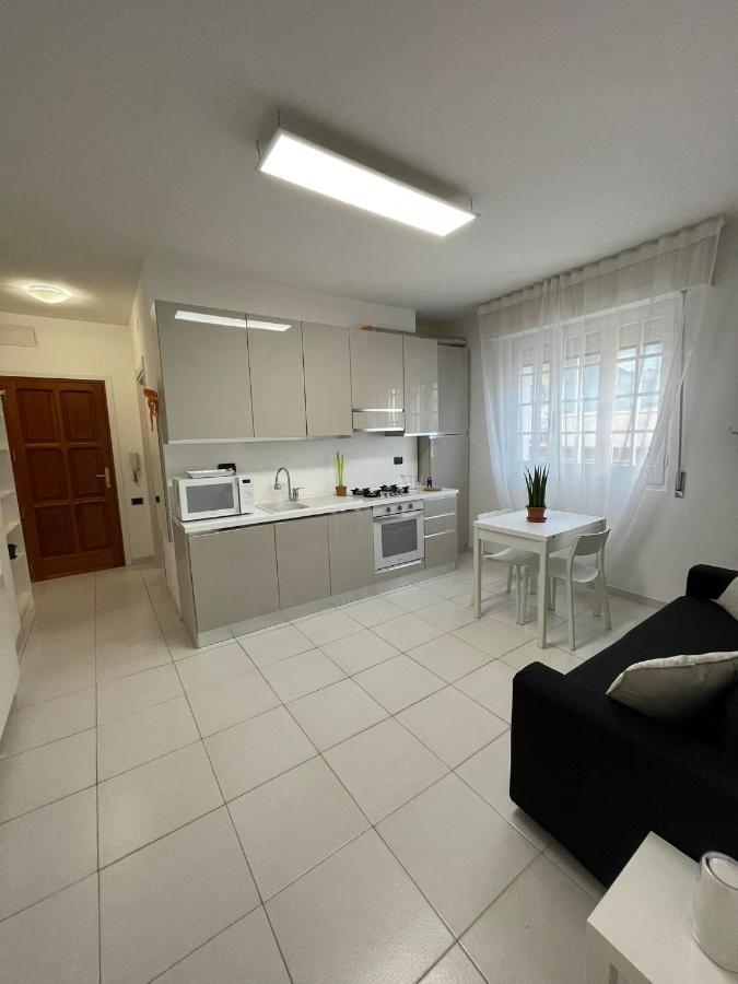 La Casa Di Mia Hotel Каляри Екстериор снимка