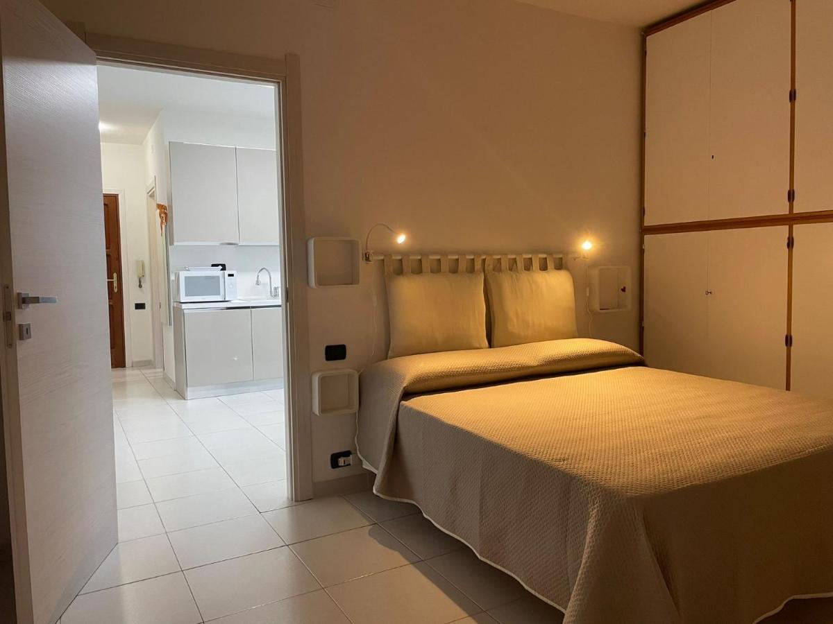 La Casa Di Mia Hotel Каляри Екстериор снимка