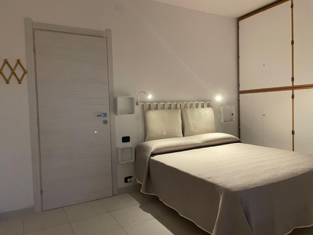 La Casa Di Mia Hotel Каляри Екстериор снимка